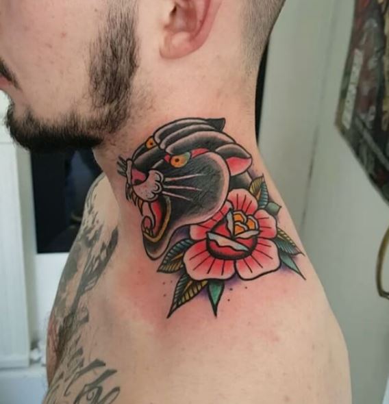 Tatuaje de pantera en el cuello 1