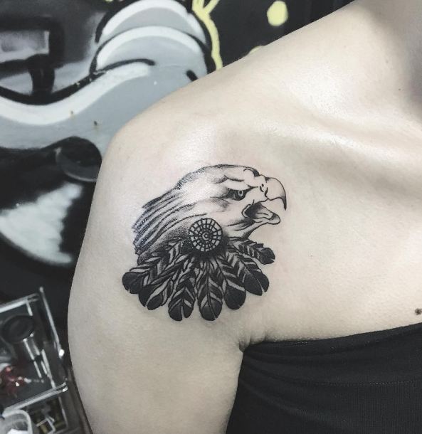 Mejores tatuajes de águila en el hombro