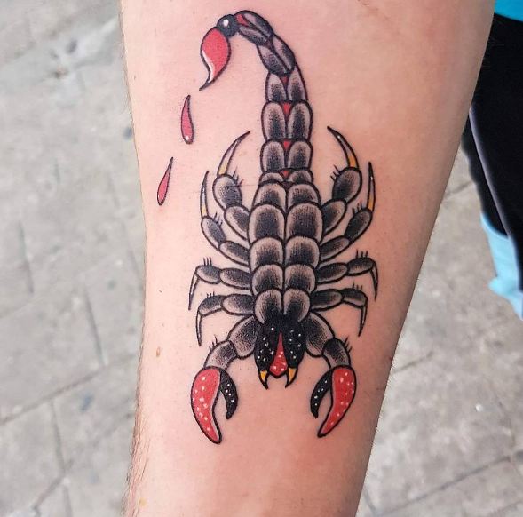 Los mejores tatuajes de escorpión de la vieja escuela
