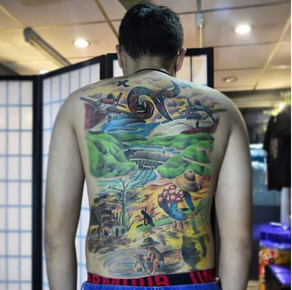 Hermosos diseños e ideas de tatuajes en la espalda completa