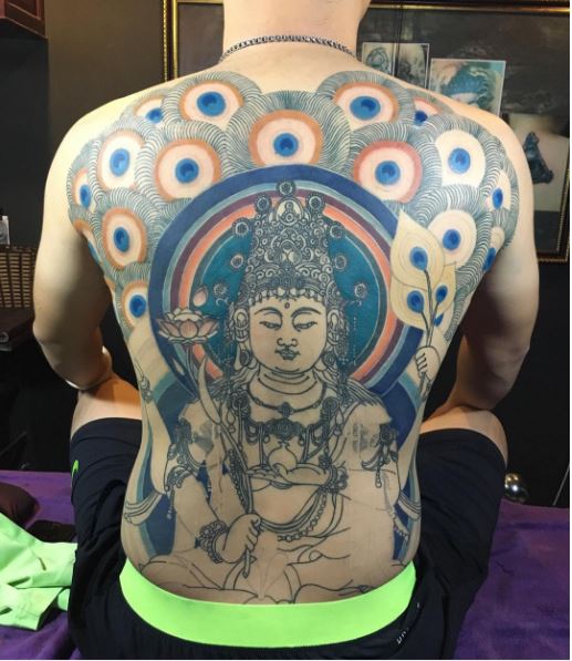 Diseño de tatuajes de espalda completa de dios indio para hombres