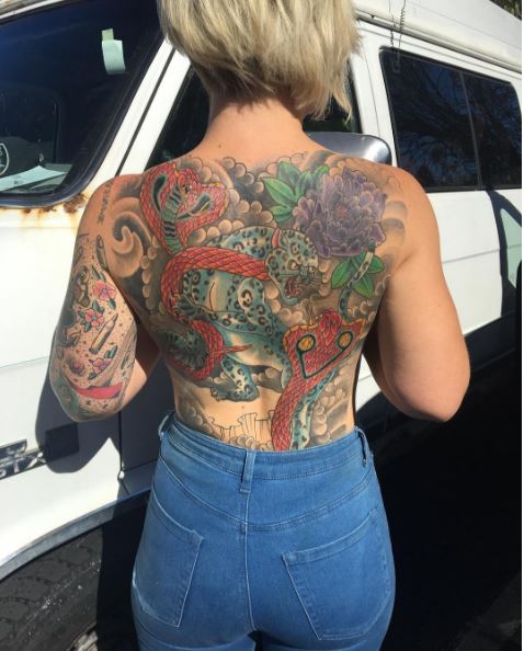 Diseño de tatuajes de espalda completa de serpiente para mujeres