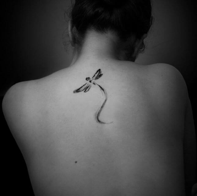 Diseños de tatuajes de libélulas para mujeres
