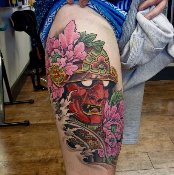 Tatuaje samurái en la pierna 2