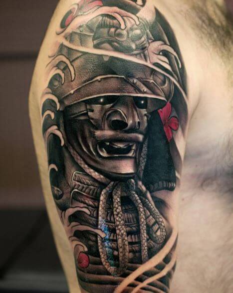 Tatuaje de samurái en el brazo 12