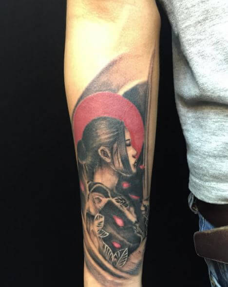 Tatuaje de samurái en el brazo 16