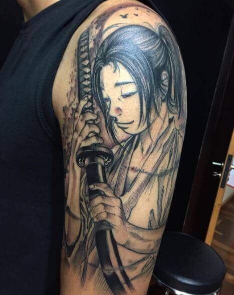 Tatuaje de samurái en el brazo 26