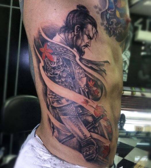 Tatuaje de samurai en el cuerpo 6