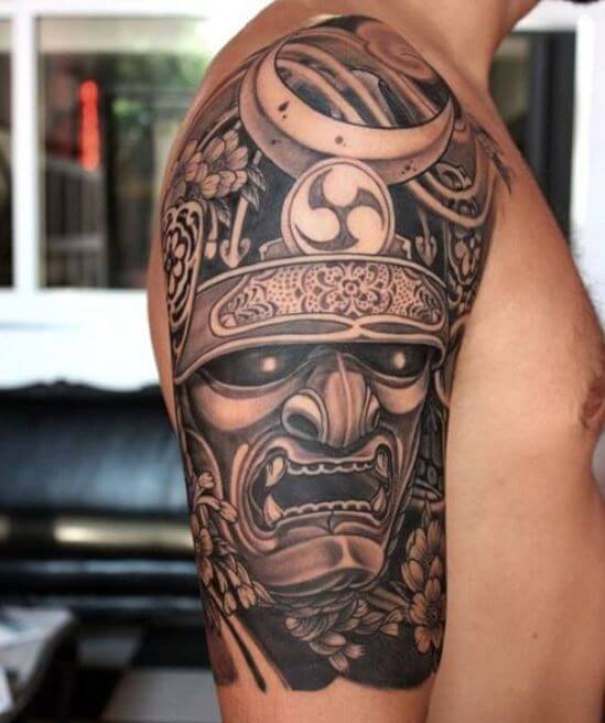 Significado del tatuaje de la máscara de samurai