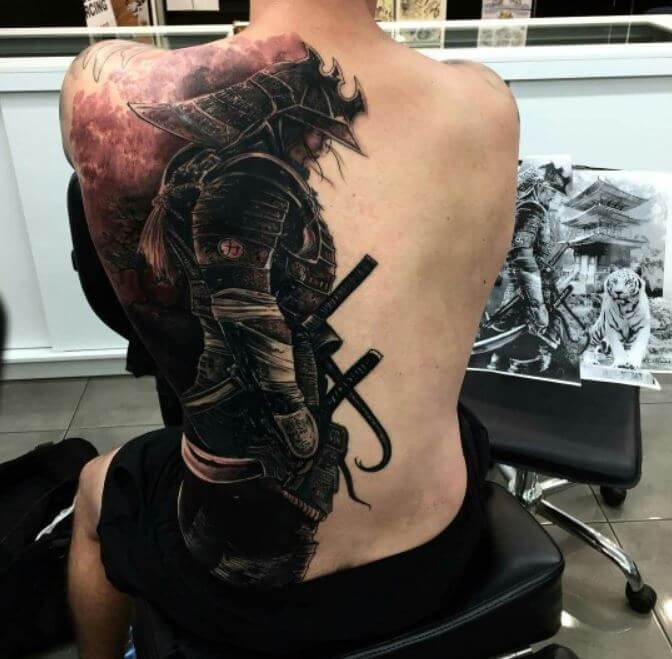 Tatuaje Samurai En La Espalda