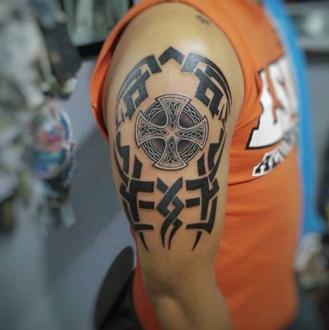 Diseños De Tatuajes Tribales De Cruz Celta