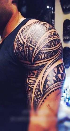 Tatuajes en el hombro de los hombres (9)