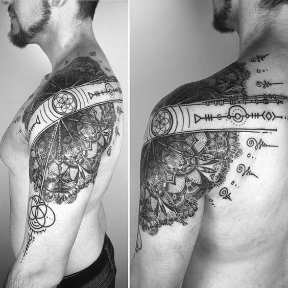 Tatuajes en el hombro para hombres Imágenes de diseño (8)