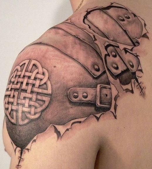 Diseños de tatuajes para hombres en el hombro (11)