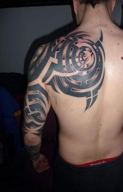 Diseños de tatuajes para hombres en el hombro (10)
