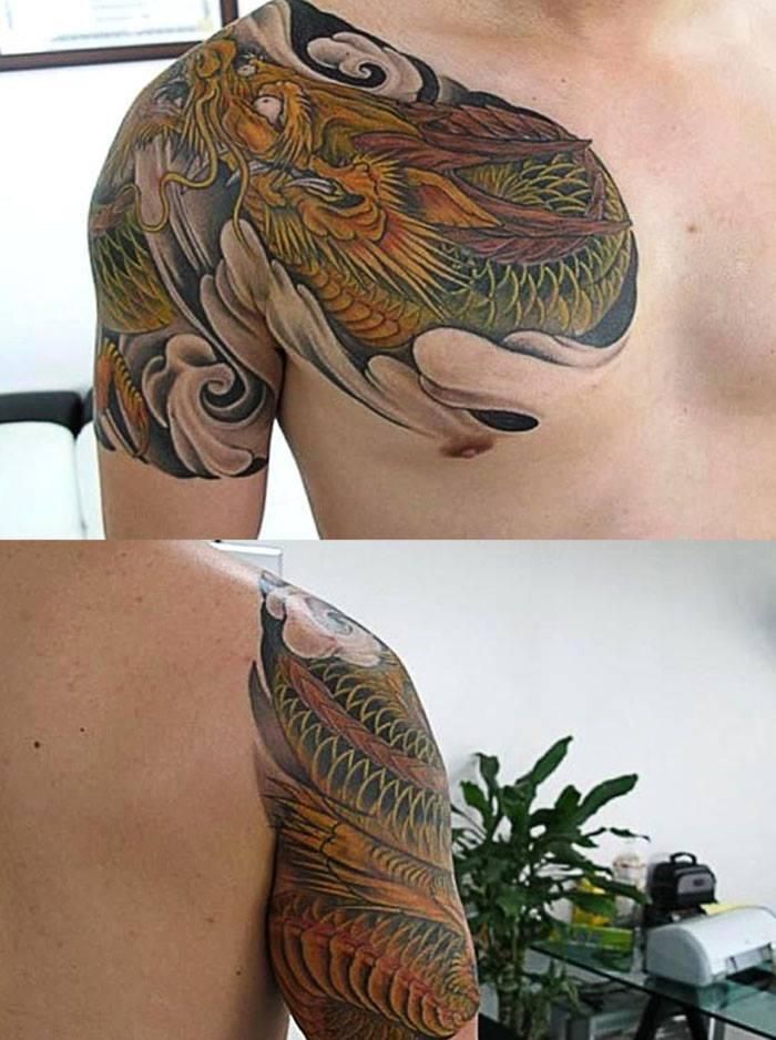Ideas de tatuajes para hombres en el hombro (1)
