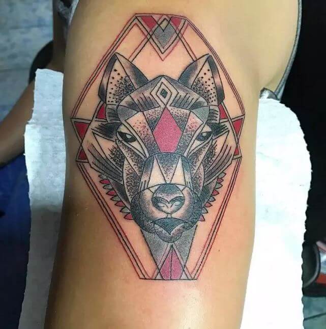 Tatuaje Neo Tradicional De Lobo