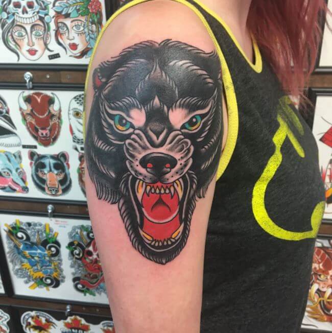 Tatuaje De Lobo Enojado