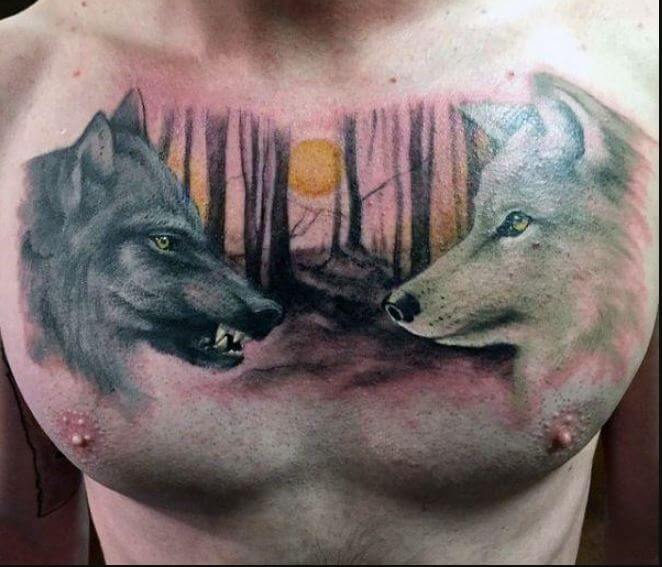 Tatuaje Tradicional En El Pecho De Lobo