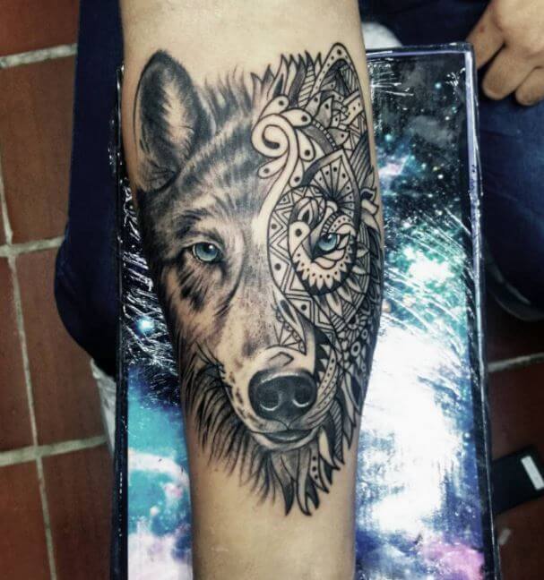 Tatuaje De Lobo En El Antebrazo