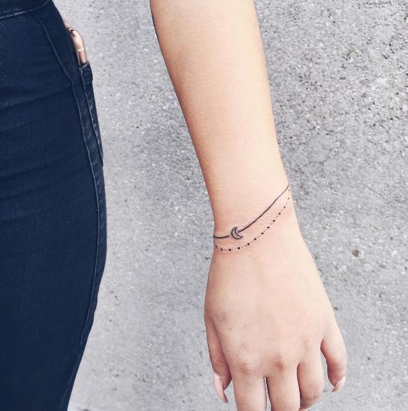 Diseños e ideas de tatuajes de pulsera de luna