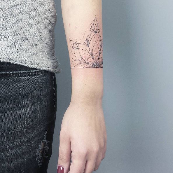 Diseño e ideas de tatuajes de pulsera de línea