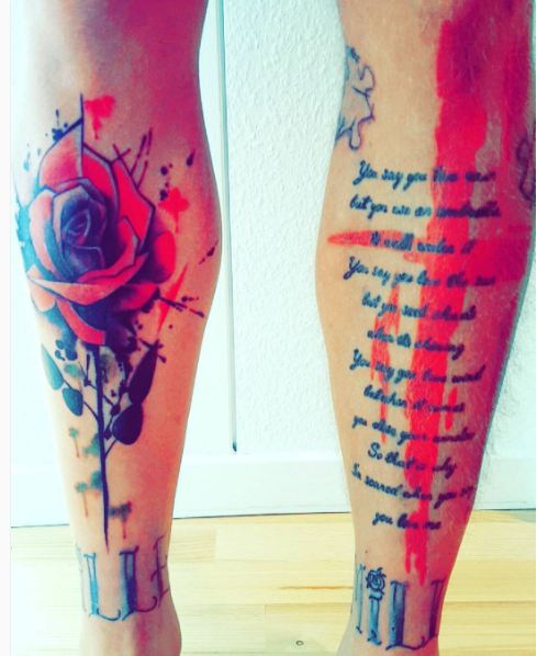 Tatuajes de acuarela de cuerpo entero en la pierna