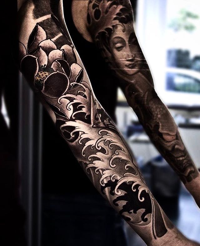 Hermoso tatuaje de pez koi