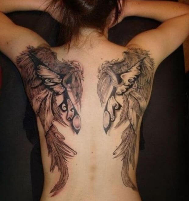Tatuajes de alas de ángel en la espalda para niñas