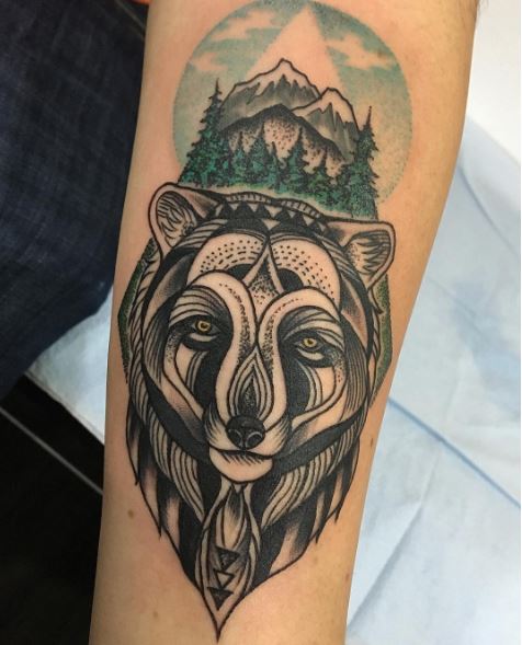 Diseño de tatuajes de oso geométrico