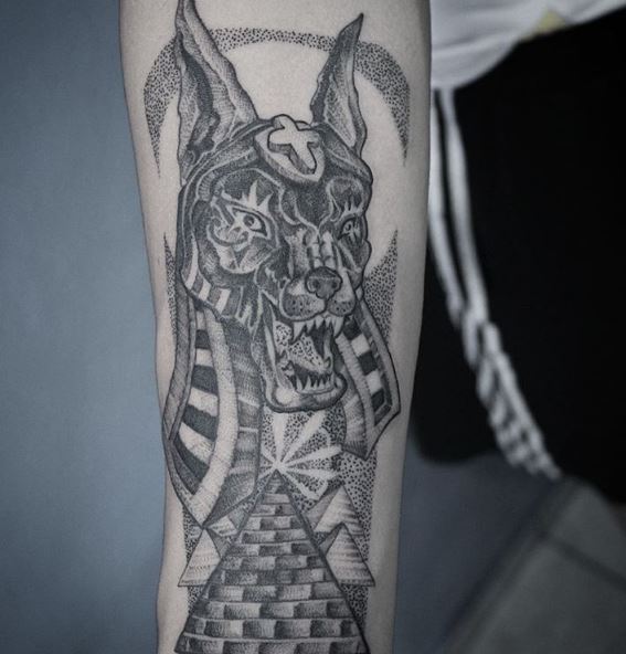 Tatuaje Anubis 4