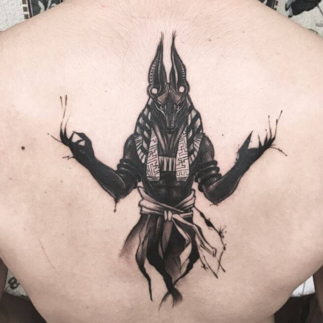 Tatuaje De Anubis En La Espalda