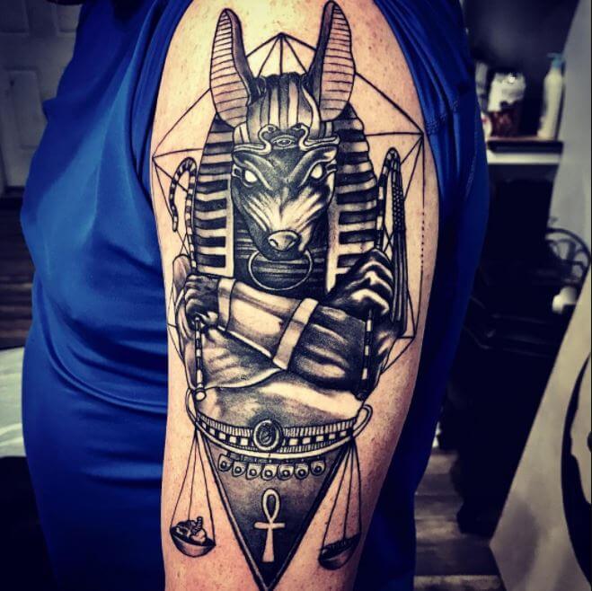Tatuaje Geométrico De Anubis