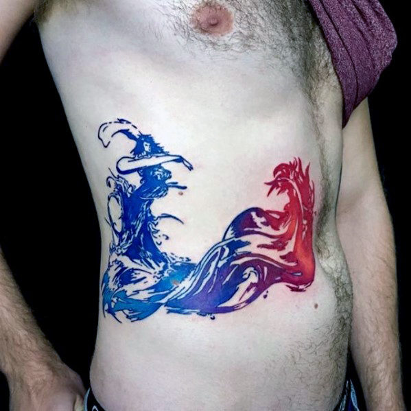 Tatuajes Laterales De La Caja Torácica Para Hombre Con Logotipo De Final Fantasy En Acuarela