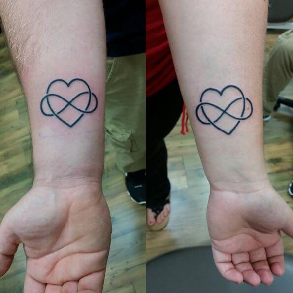 Diseño e ideas de tatuajes de hermanos de corazón e infinito