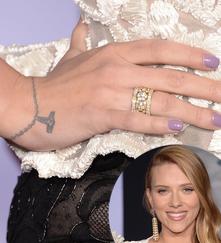 Scarlett Johansson pulsera tatuaje
