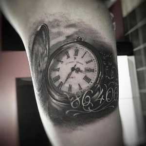 tatuaje de reloj de bolsillo