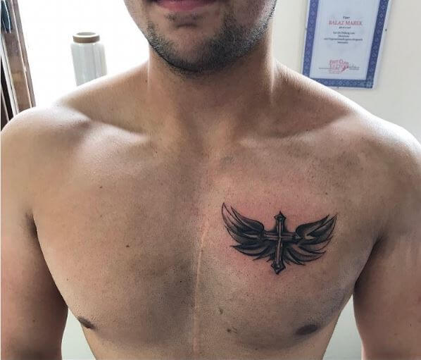 Tatuajes De Alas De Angel En El Pecho