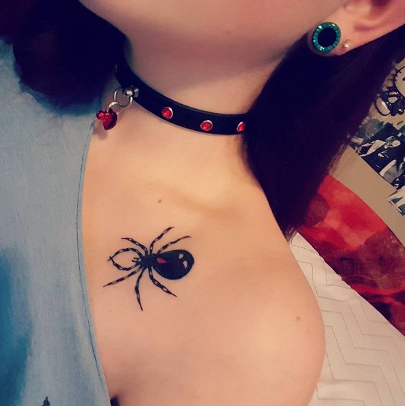 Tatuajes De Hueso De Cuello De Araña