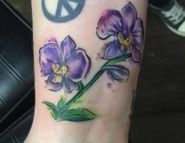 Tatuajes De Flores De Acuarela En La Muñeca