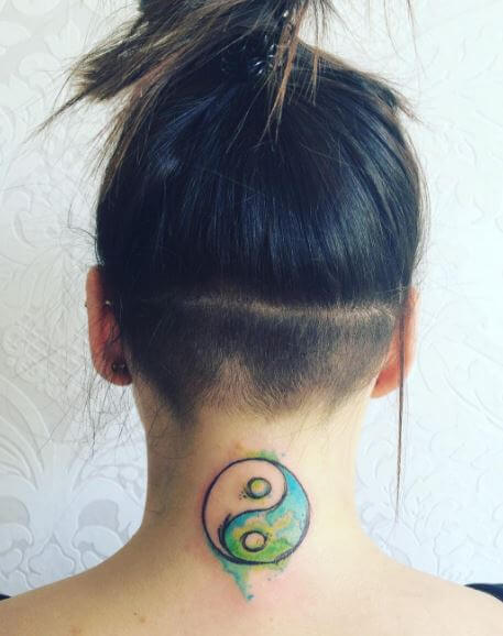 Tatuajes Yin Yang en la espalda