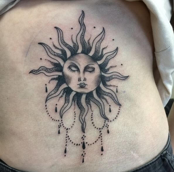 Diseño de tatuajes de luna y sol en los brazos
