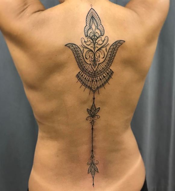 Tatuajes En La Columna Vertebral