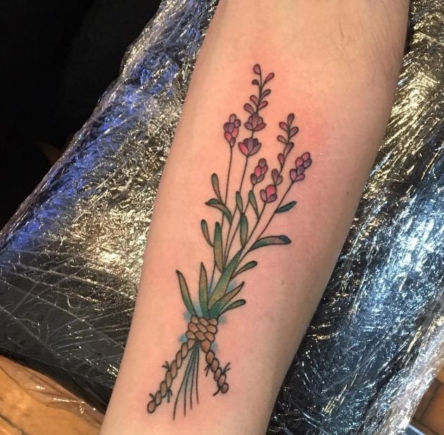 Tatuajes De Lavanda En El Brazo