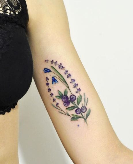 Tatuajes De Lavanda En El Bíceps