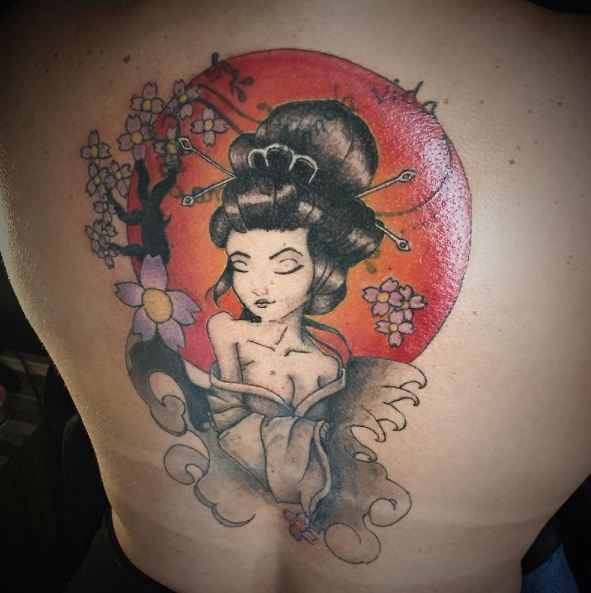 Tatuajes de geishas en la espalda