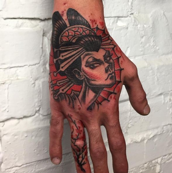 Tatuajes De Geishas En La Mano