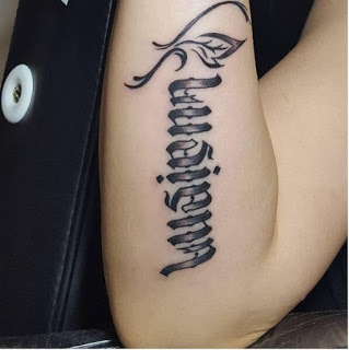 Diseños e ideas de tatuajes de antebrazo Ambigram