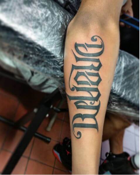 Diseño e ideas de tatuajes de Ambigram más populares