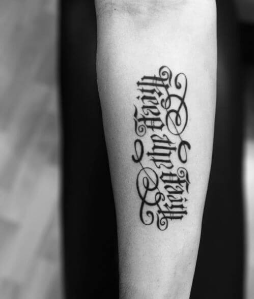 Diseño de tatuajes con estilo de fuente Ambigram